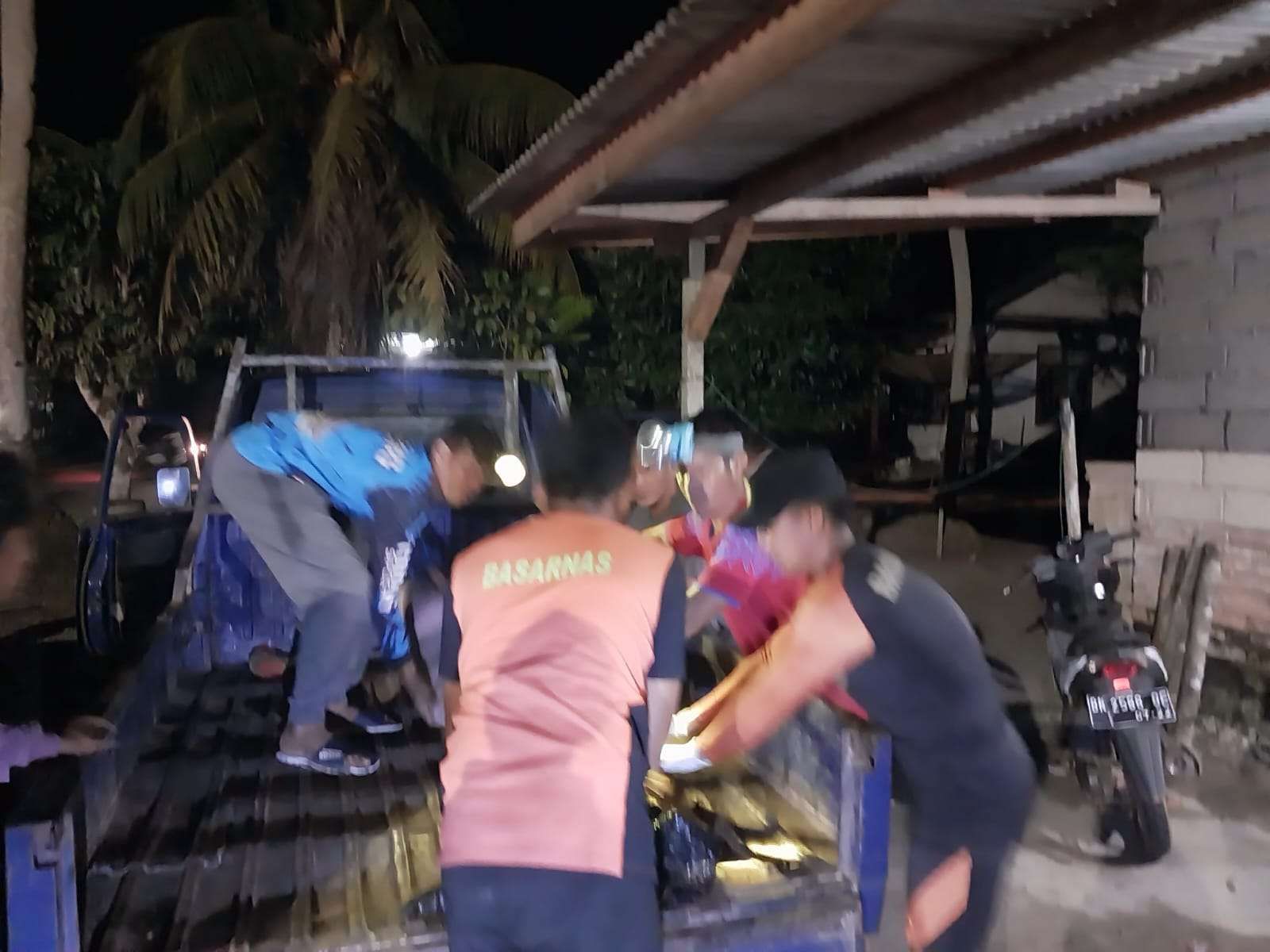 Tim SAR Gabungan Temukan Nelayan Hilang di Laut Penagan